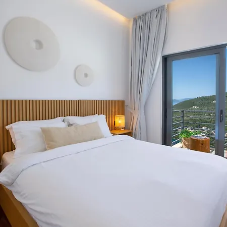 The Dynasty * Sivota